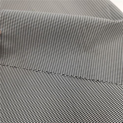 女性的聚酯格子衬衫